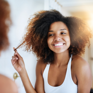 Comment entretenir ses cheveux pendant sa transition capillaire ?